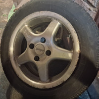 twee autobanden te koop alweers